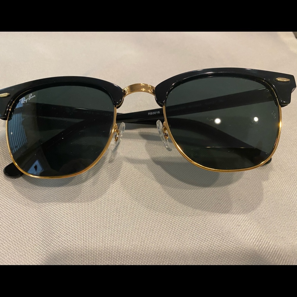 Beautiful black Ray-Ban Club Master sunglasses!!